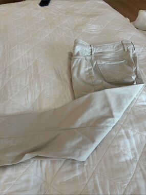 Tommy Bahama Light Beige Cropped Ankle Pants